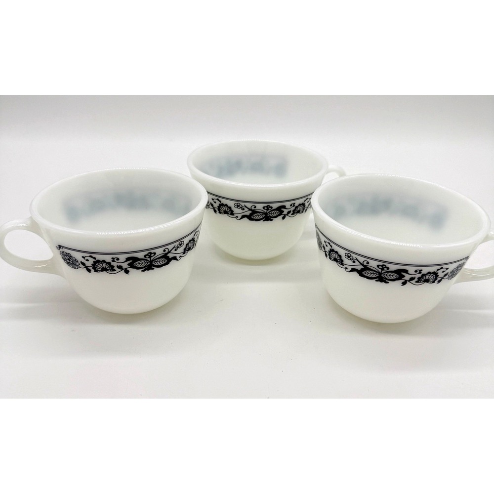 3 Vintage Pyrex Corelle Old Town‎ Blue Onion Milk Glass Coffee / Tea Cup